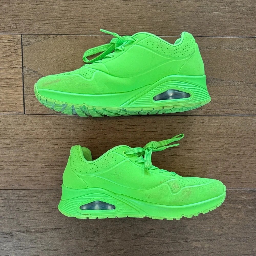 Skechers bold neon